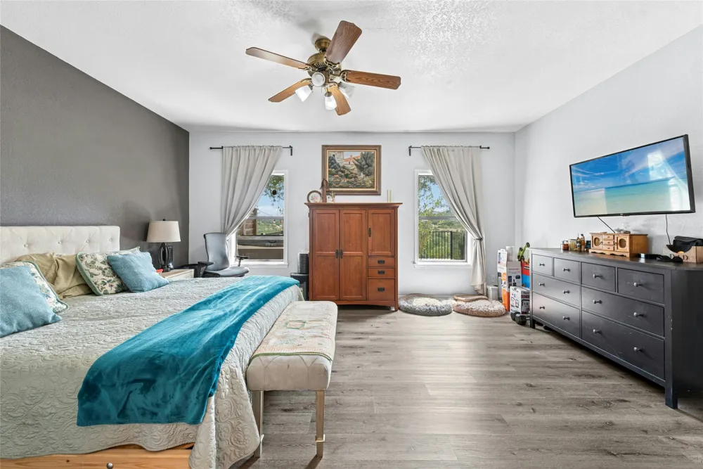 110 Longhorn Lane Dripping Springs, TX 78620