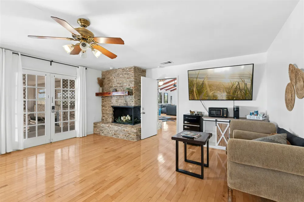 110 Longhorn Lane Dripping Springs, TX 78620