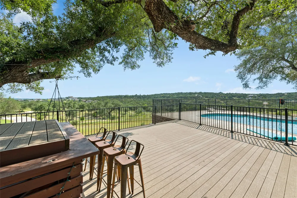 110 Longhorn Lane Dripping Springs, TX 78620