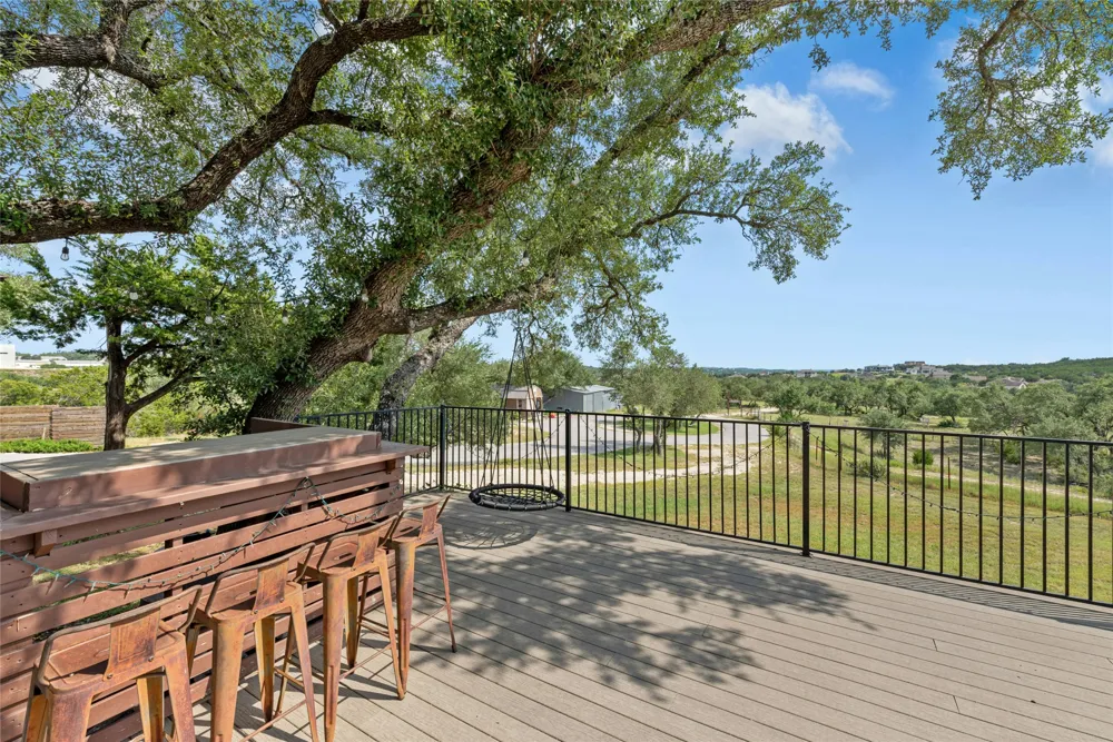 110 Longhorn Lane Dripping Springs, TX 78620