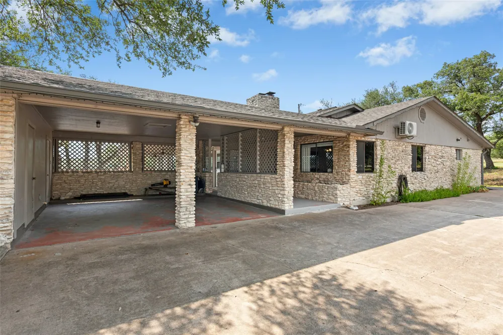 110 Longhorn Lane Dripping Springs, TX 78620