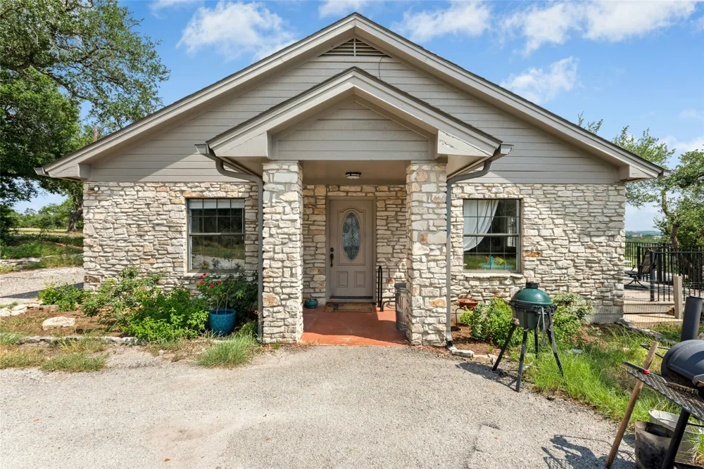 110 Longhorn Lane Dripping Springs, TX 78620
