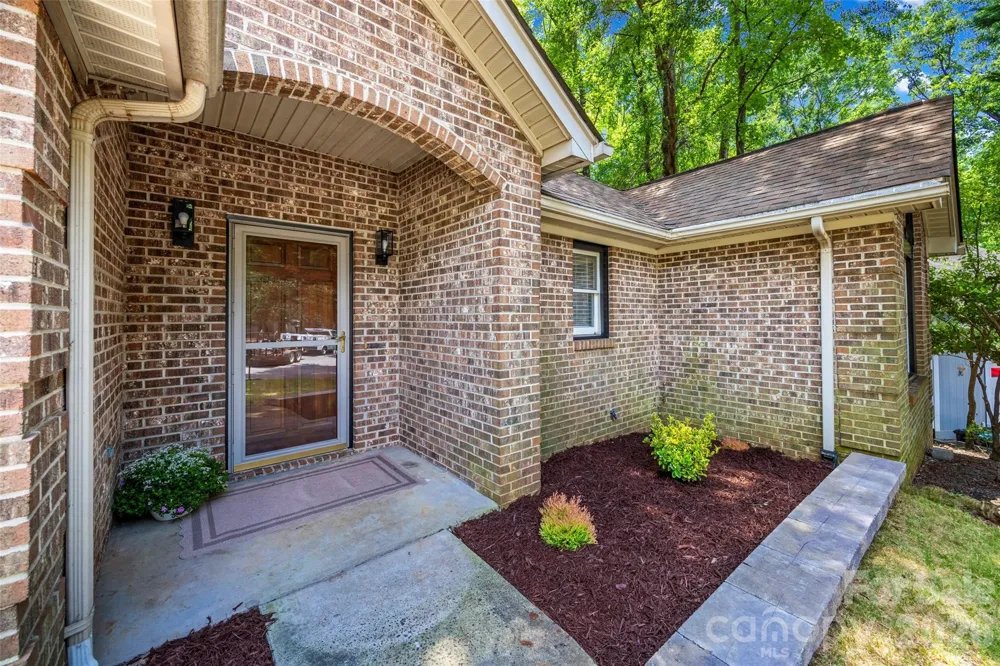 5053 Suwarrow Court Tega Cay, SC 29708