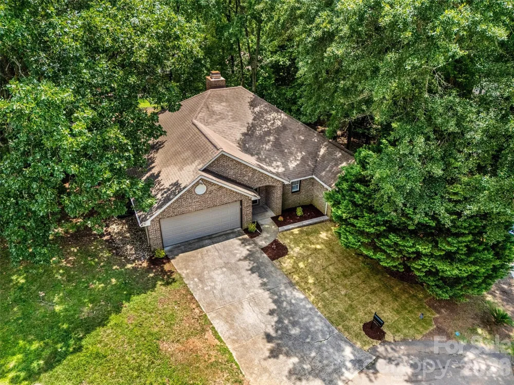 5053 Suwarrow Court Tega Cay, SC 29708