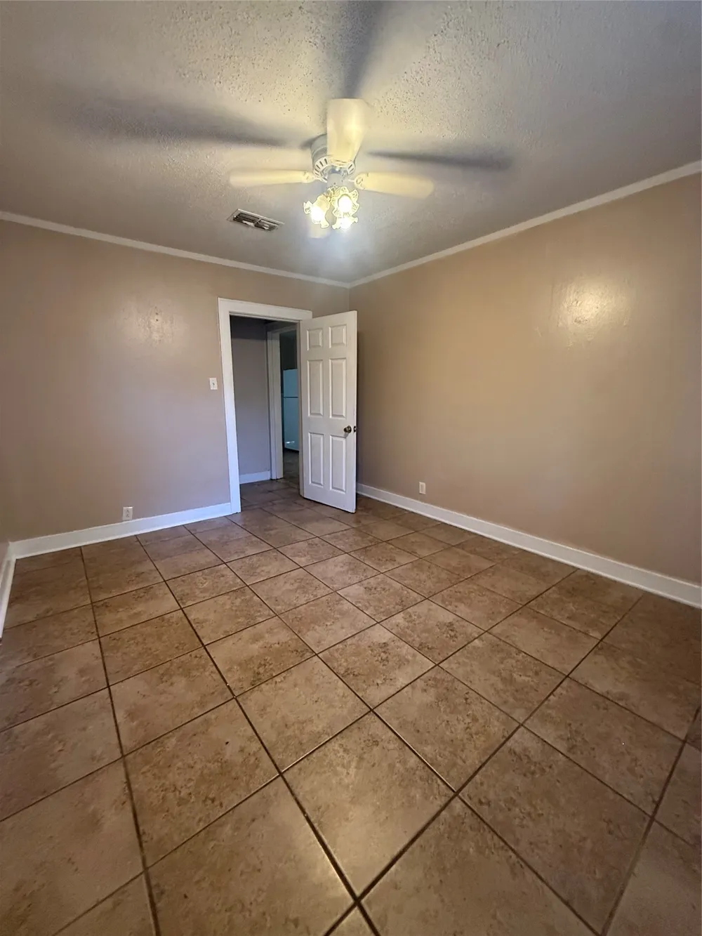 217 3rd Street Pinehill Springhill, LA 71075