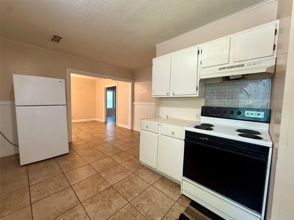 217 3rd Street Pinehill Springhill, LA 71075