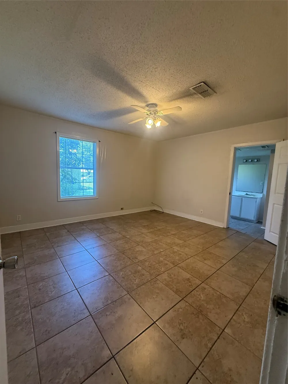 217 3rd Street Pinehill Springhill, LA 71075