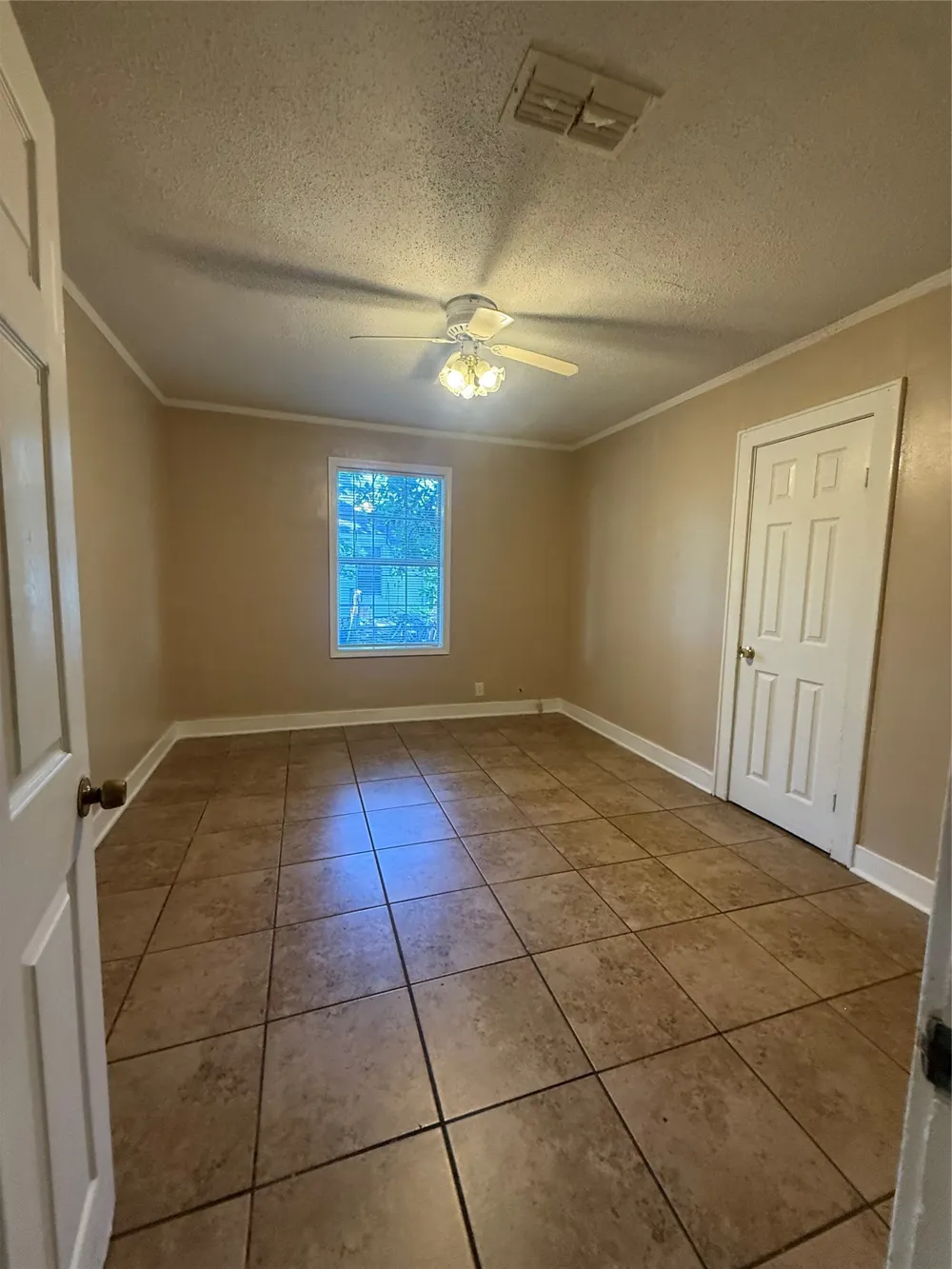 217 3rd Street Pinehill Springhill, LA 71075