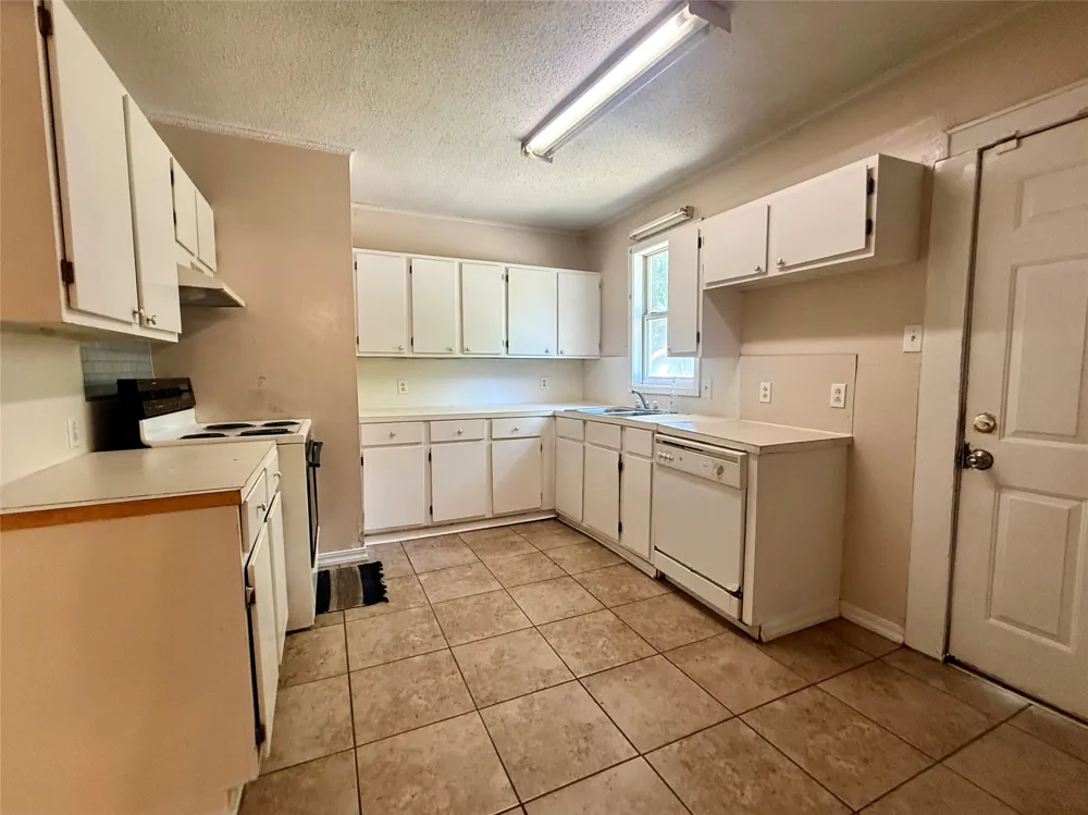 217 3rd Street Pinehill Springhill, LA 71075
