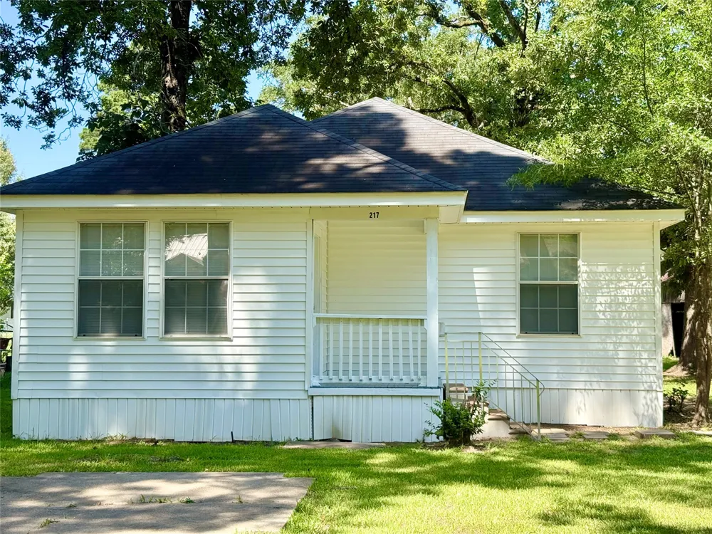 217 3rd Street Pinehill Springhill, LA 71075