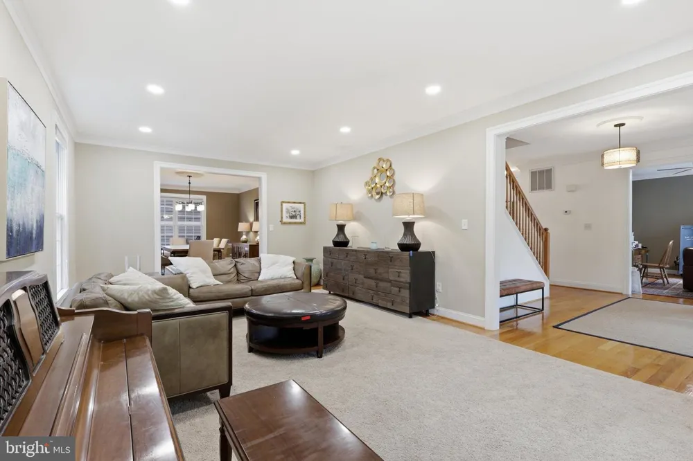 809 BUCHANAN STREET Arlington, VA 22203