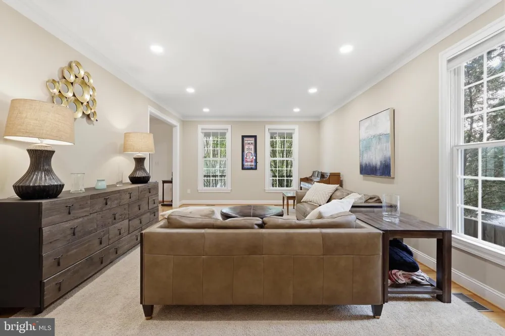 809 BUCHANAN STREET Arlington, VA 22203