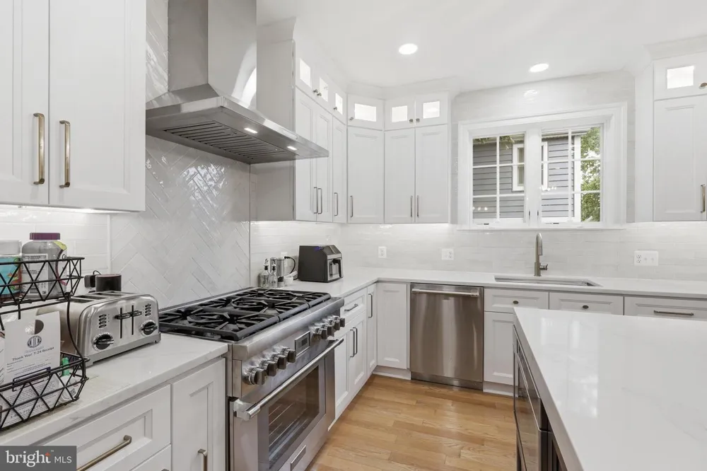 809 BUCHANAN STREET Arlington, VA 22203
