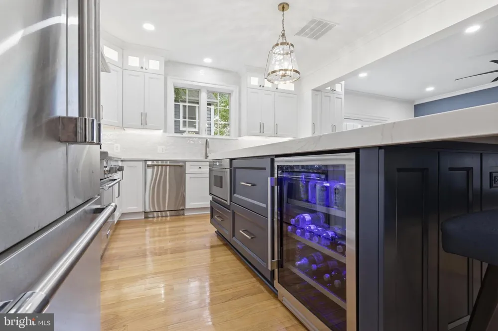 809 BUCHANAN STREET Arlington, VA 22203