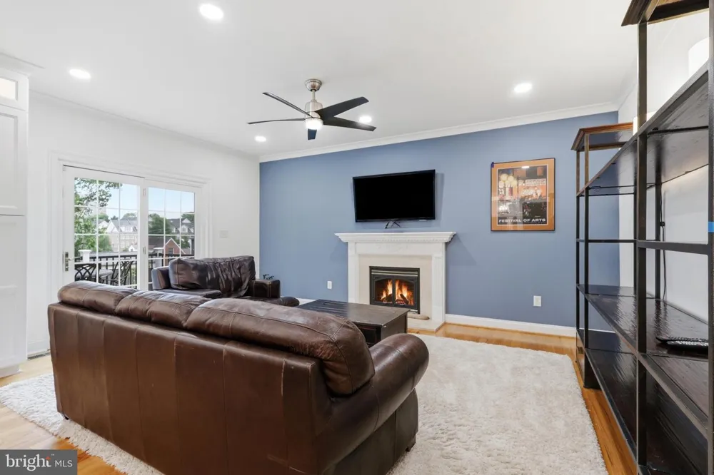 809 BUCHANAN STREET Arlington, VA 22203