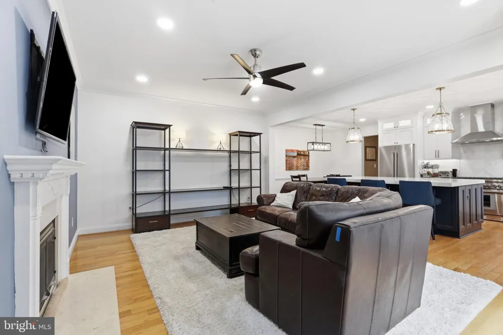 809 BUCHANAN STREET Arlington, VA 22203