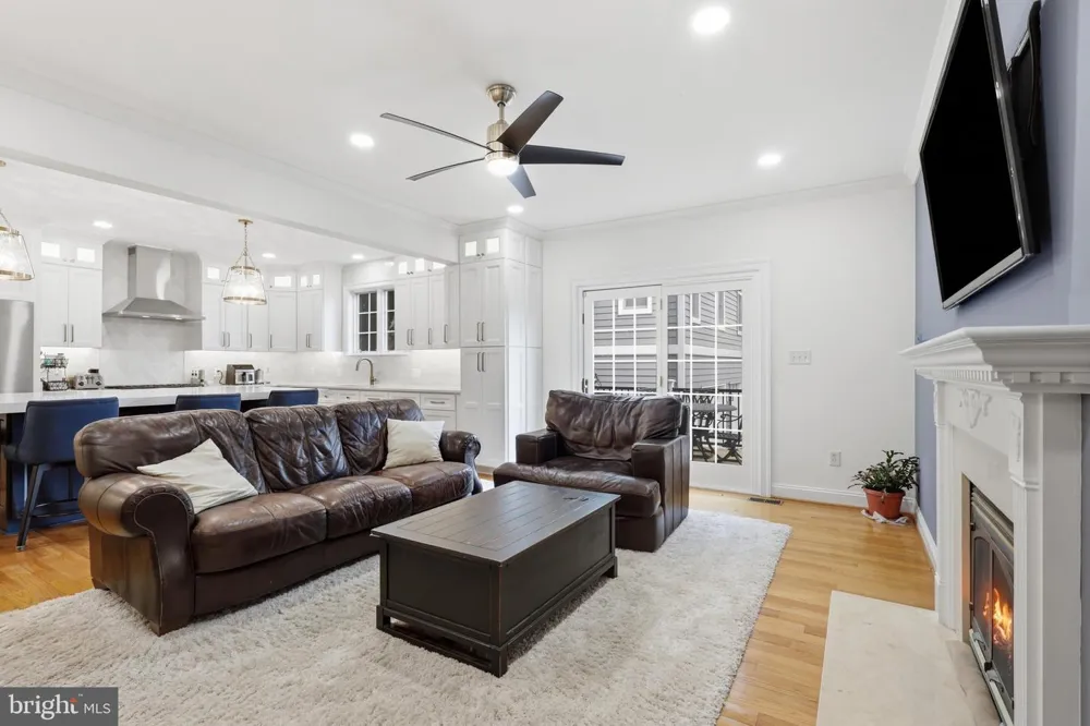 809 BUCHANAN STREET Arlington, VA 22203