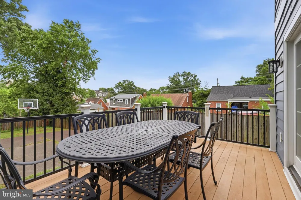 809 BUCHANAN STREET Arlington, VA 22203