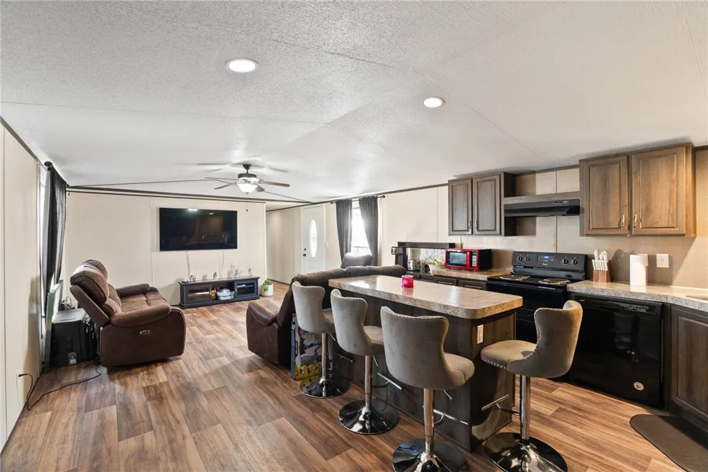 4533 E Granado Drive Robstown, TX 78380