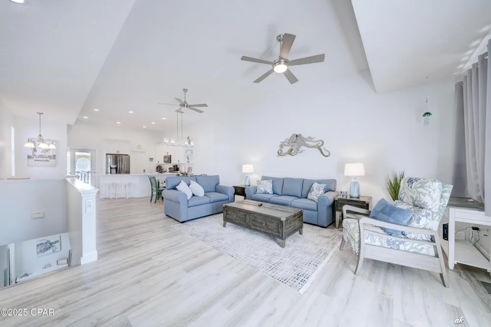6724 Thomas Drive Panama City Beach, FL 32408