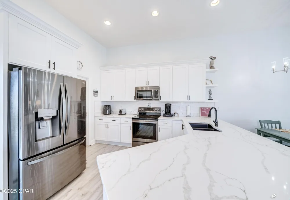 6724 Thomas Drive Panama City Beach, FL 32408