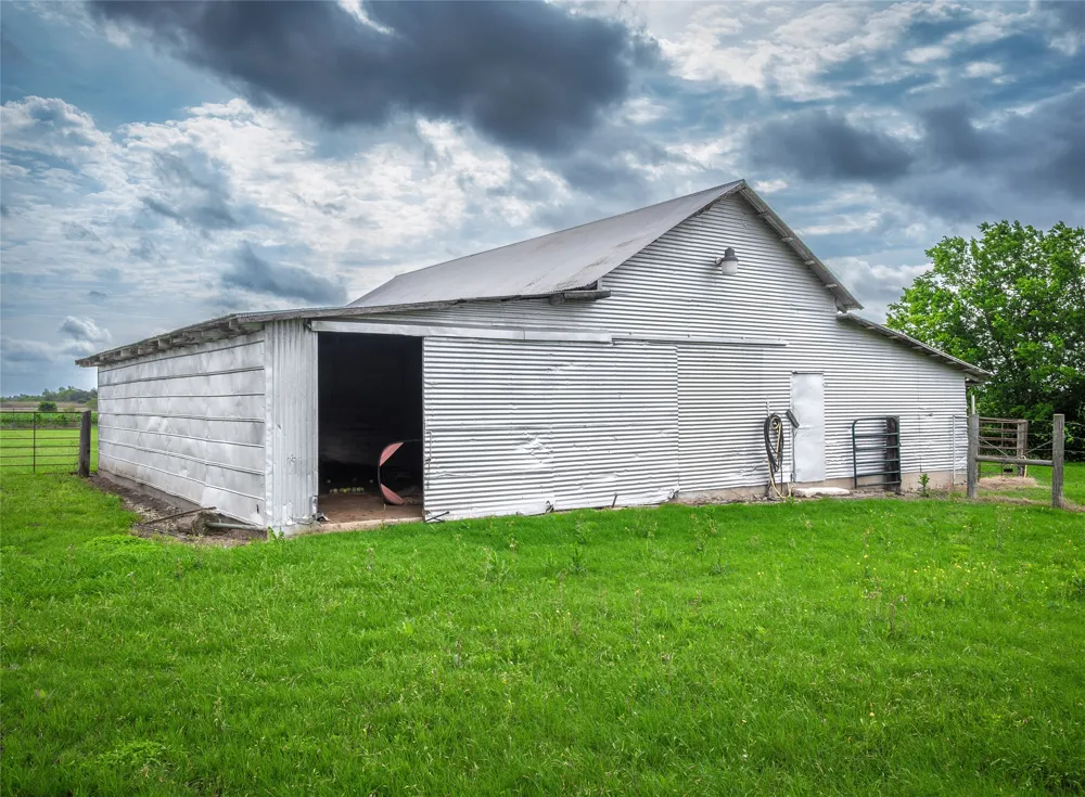 851 County Road 455 Coupland, TX 78615
