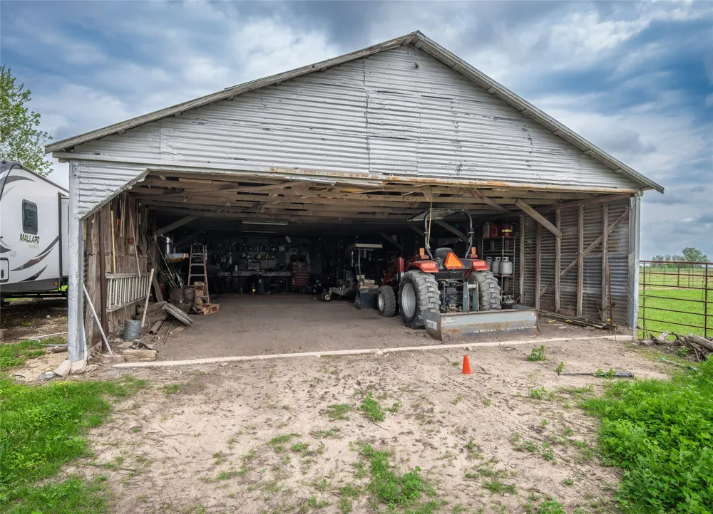 851 County Road 455 Coupland, TX 78615