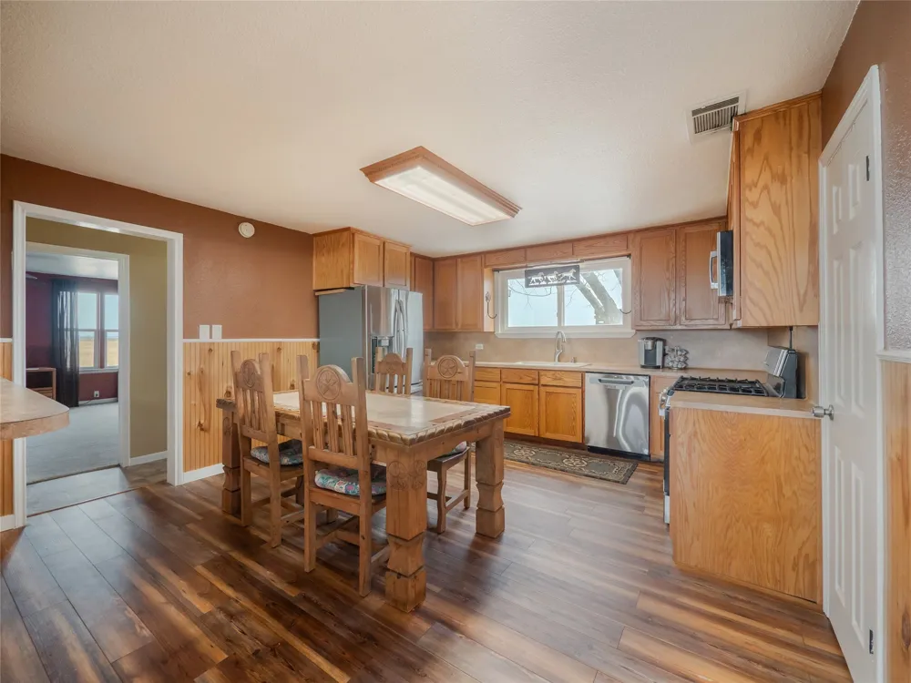 851 County Road 455 Coupland, TX 78615