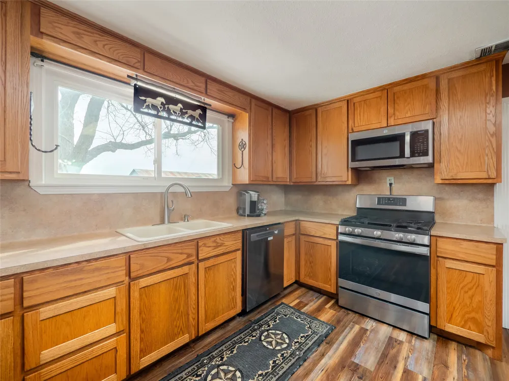 851 County Road 455 Coupland, TX 78615