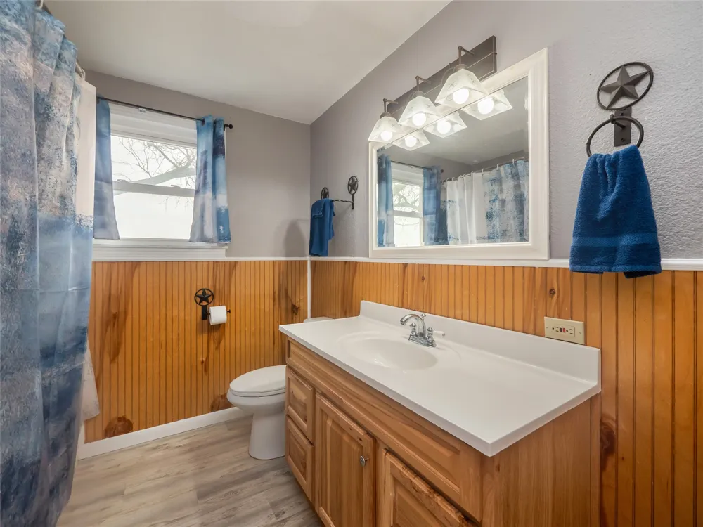851 County Road 455 Coupland, TX 78615