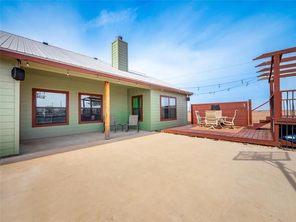 877 County Road 455 Coupland, TX 78615