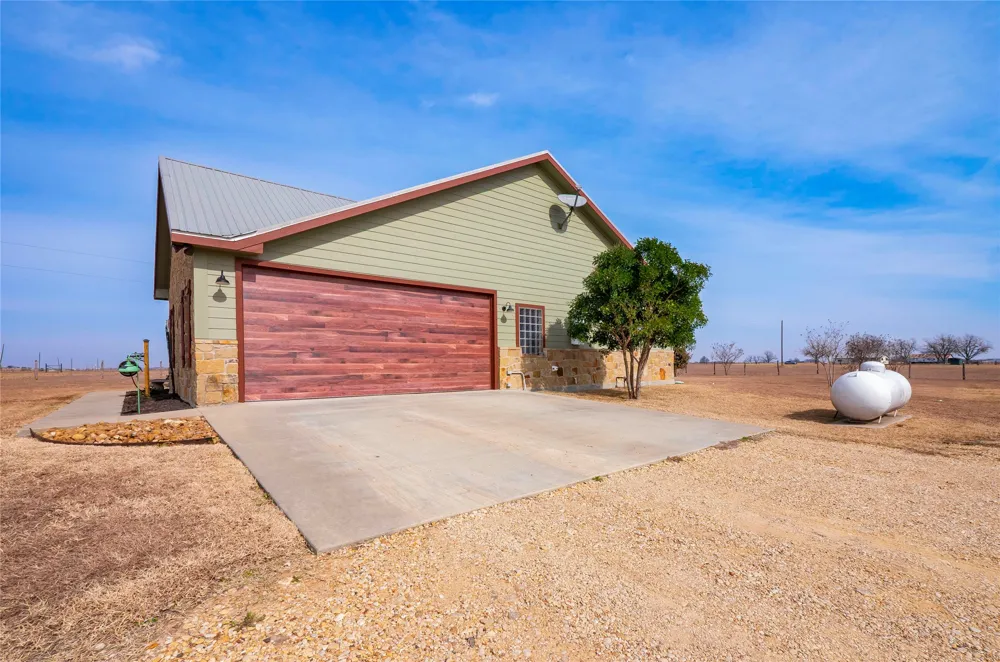 877 County Road 455 Coupland, TX 78615