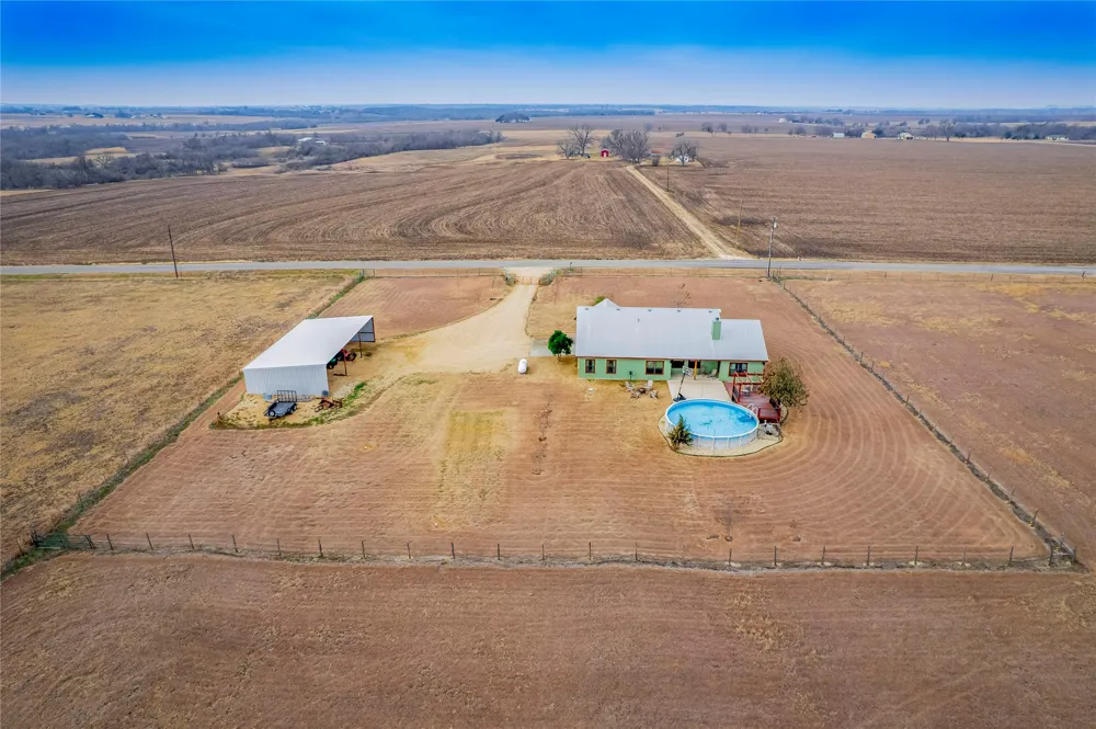 877 County Road 455 Coupland, TX 78615