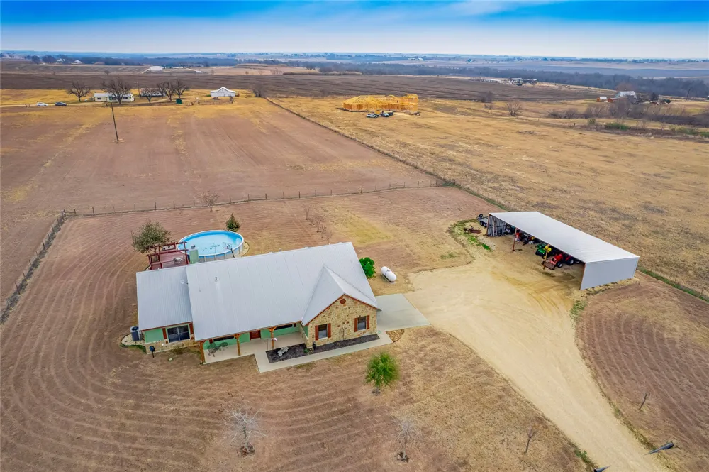 877 County Road 455 Coupland, TX 78615