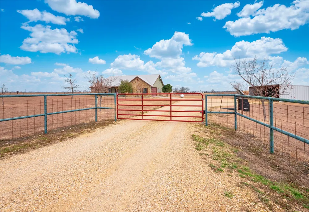 877 County Road 455 Coupland, TX 78615