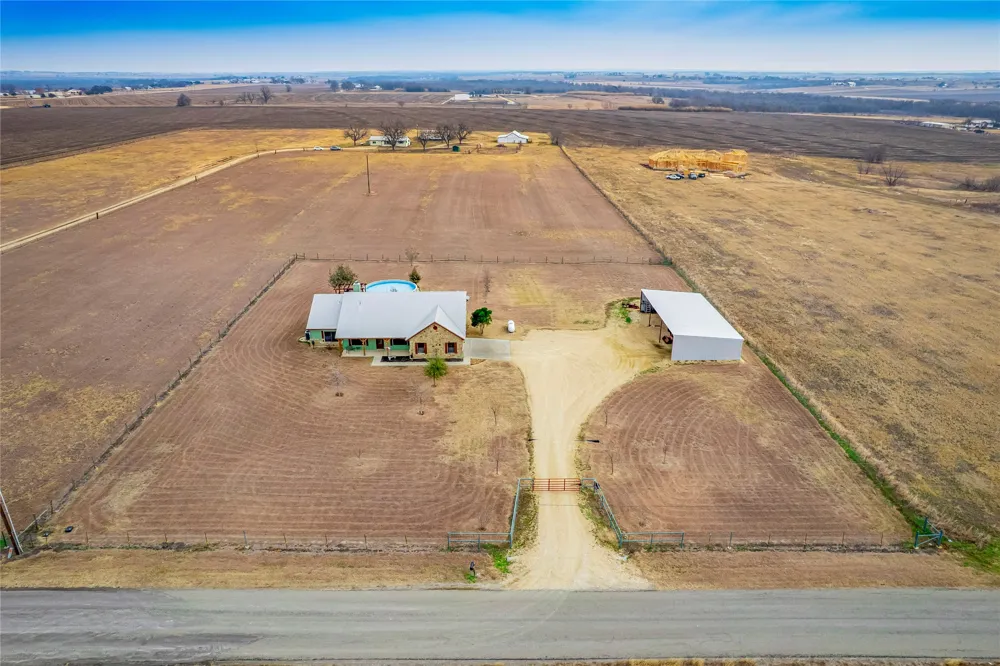 877 County Road 455 Coupland, TX 78615
