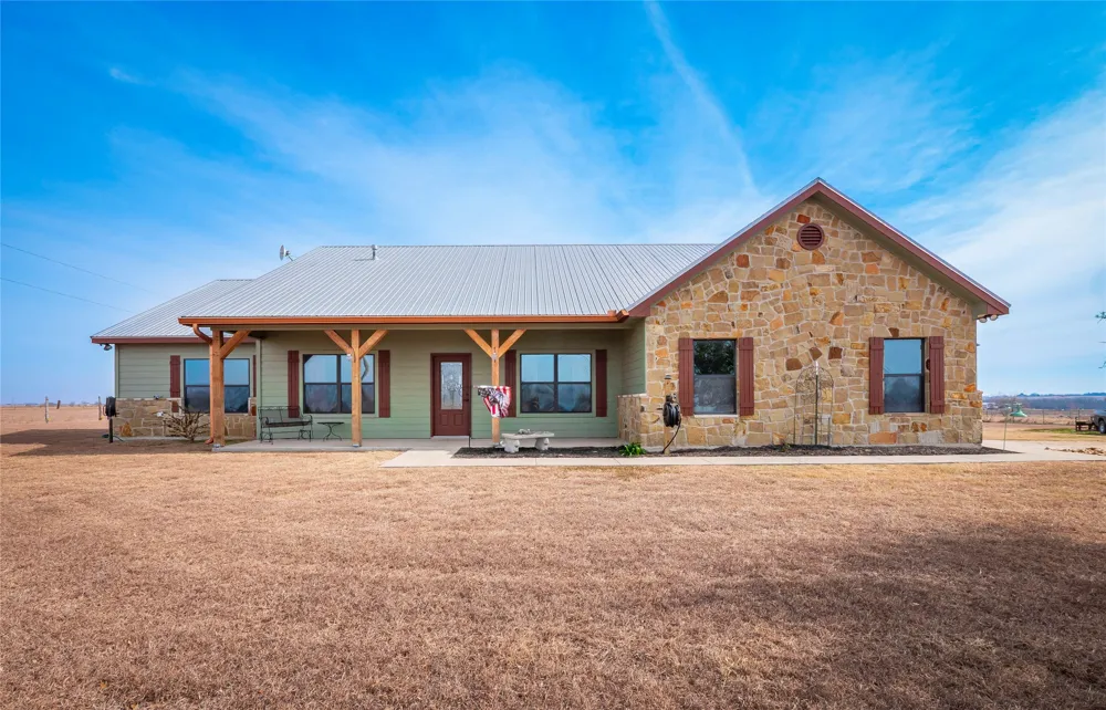 877 County Road 455 Coupland, TX 78615