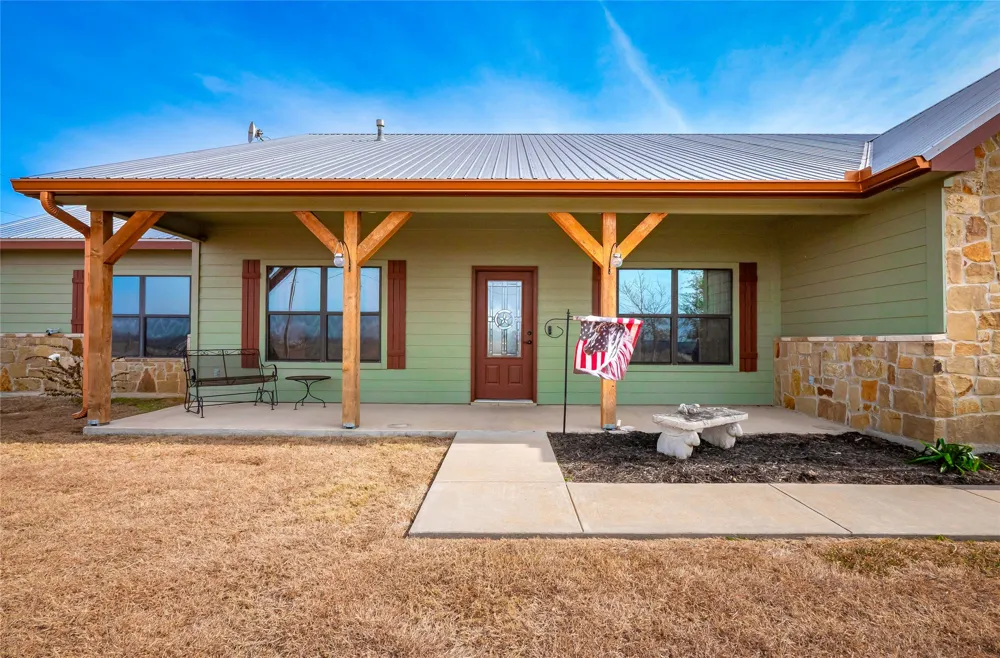 877 County Road 455 Coupland, TX 78615