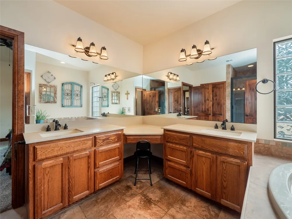 877 County Road 455 Coupland, TX 78615