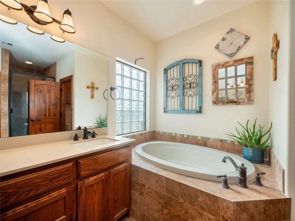 877 County Road 455 Coupland, TX 78615