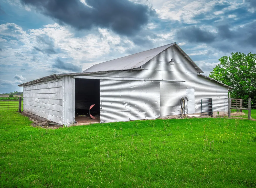 877 County Road 455 Coupland, TX 78615