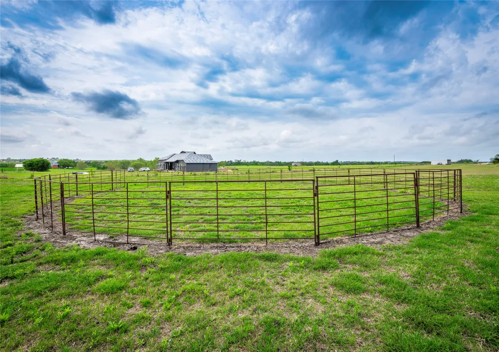 877 County Road 455 Coupland, TX 78615