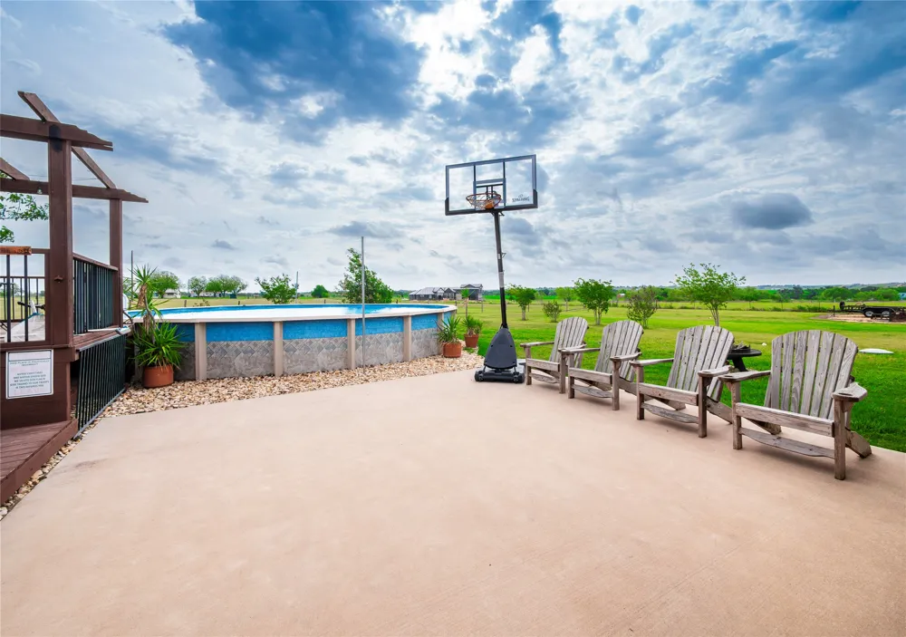 877 County Road 455 Coupland, TX 78615