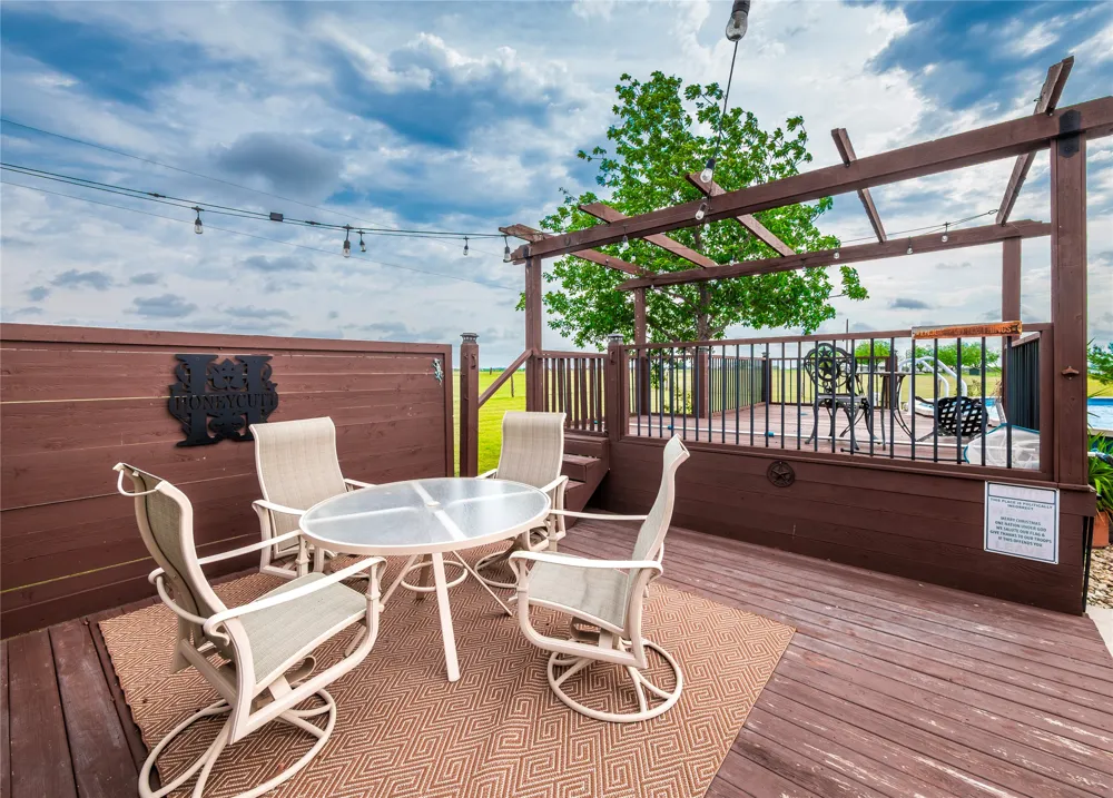 877 County Road 455 Coupland, TX 78615