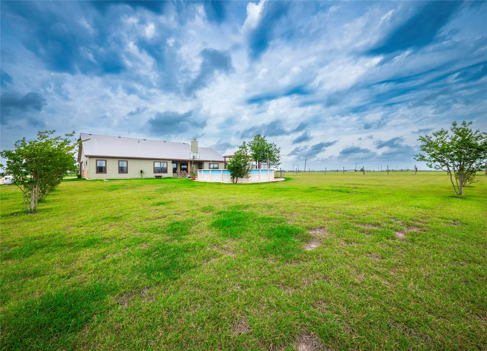877 County Road 455 Coupland, TX 78615