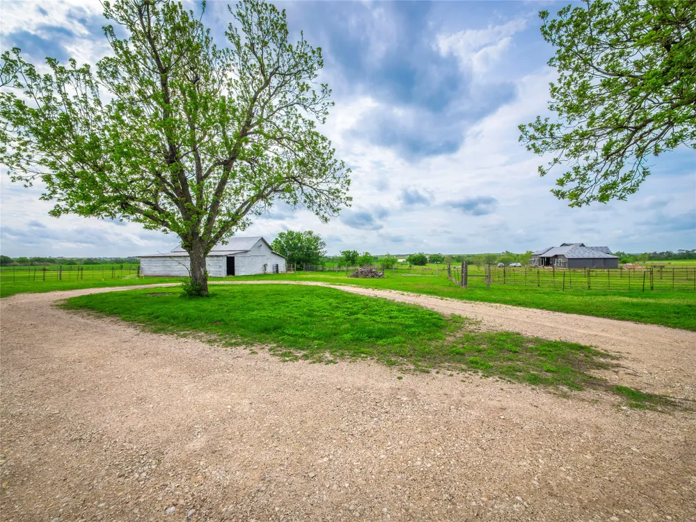 877 County Road 455 Coupland, TX 78615