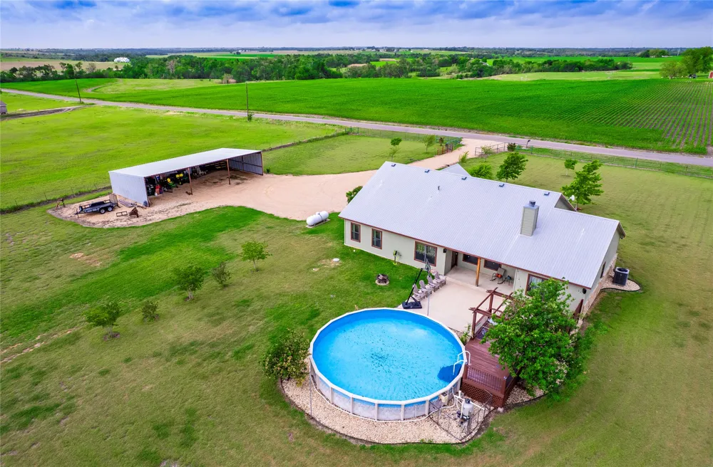 877 County Road 455 Coupland, TX 78615