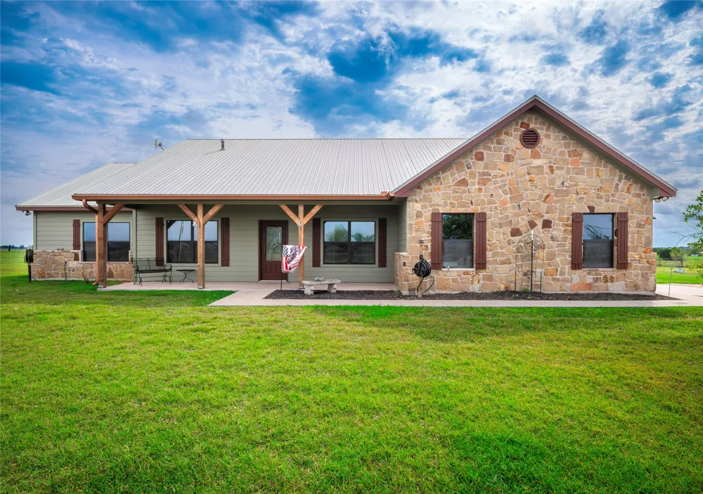 877 County Road 455 Coupland, TX 78615
