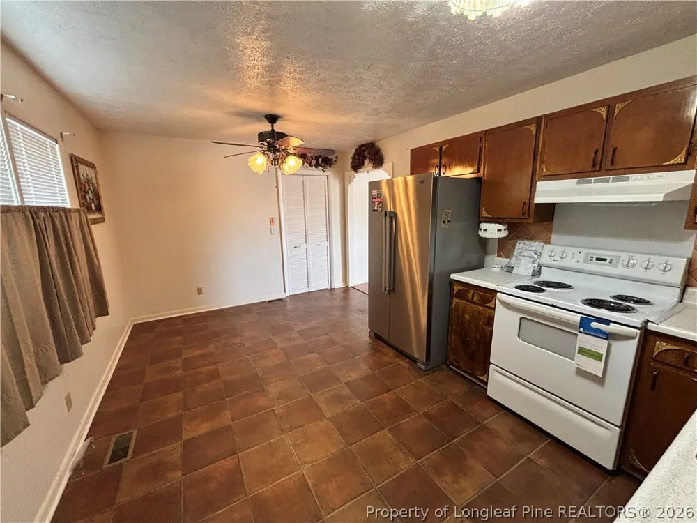3241 Vardaman Avenue Hope Mills, NC 28348