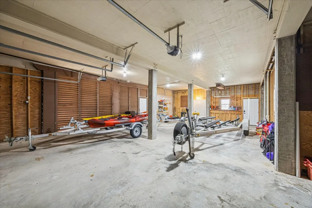 115 Bamaku Bend Tiki Island, TX 77554